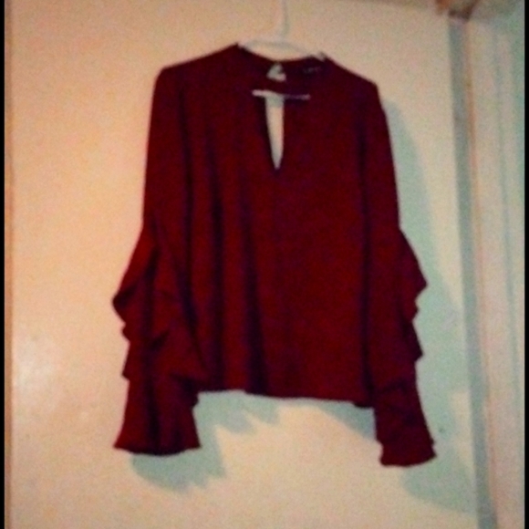 Dark red.,M - Picture 1 of 1